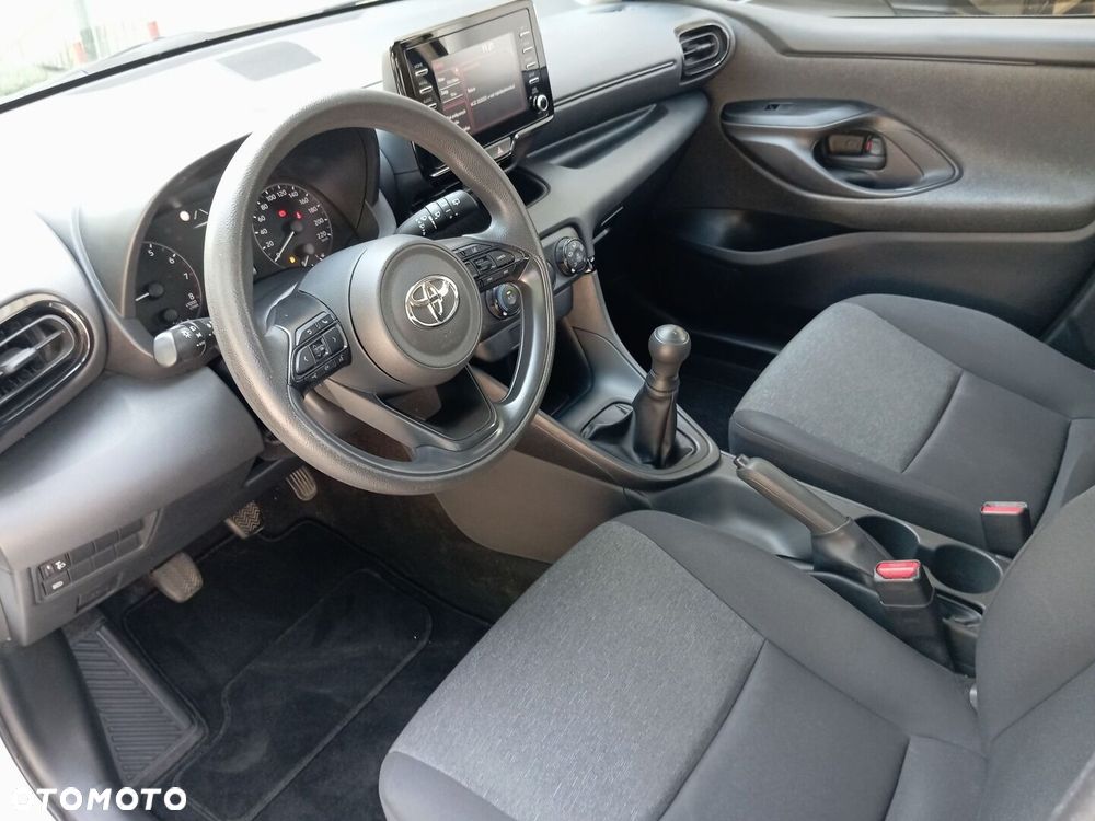 Toyota Yaris - 10
