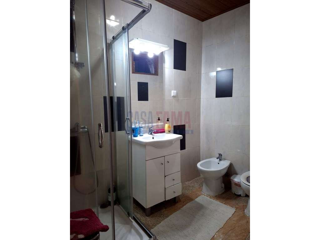 Moradia T4 no Centro da Covilhã - Excelente Oportunidade de Investi... - Grande imagem: 5/9