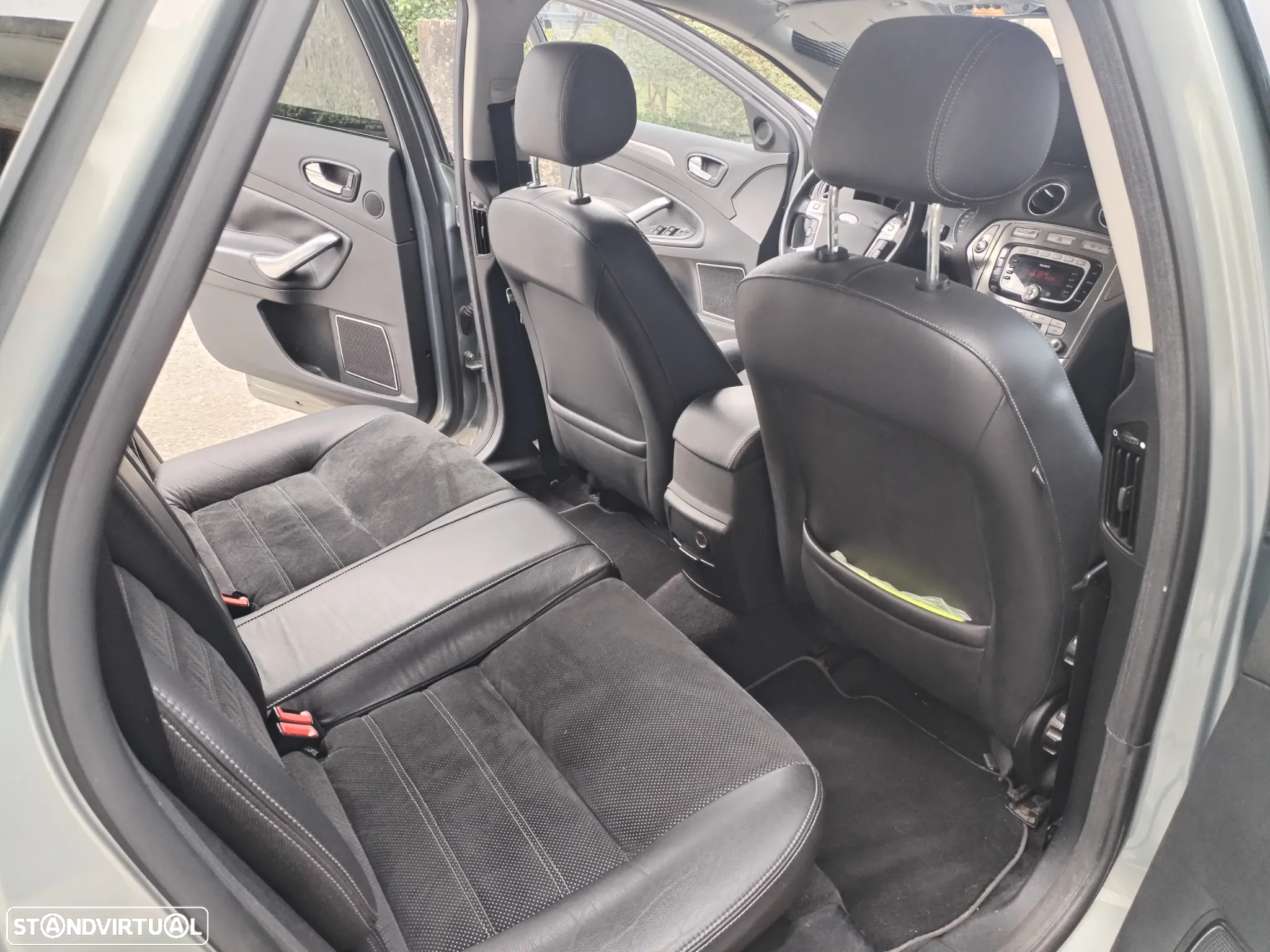 Ford Mondeo SW 2.5 T Titanium - 24
