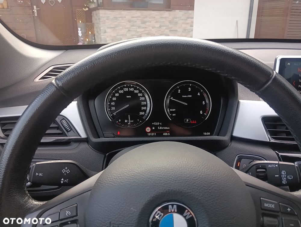 BMW X1 sDrive16d - 12