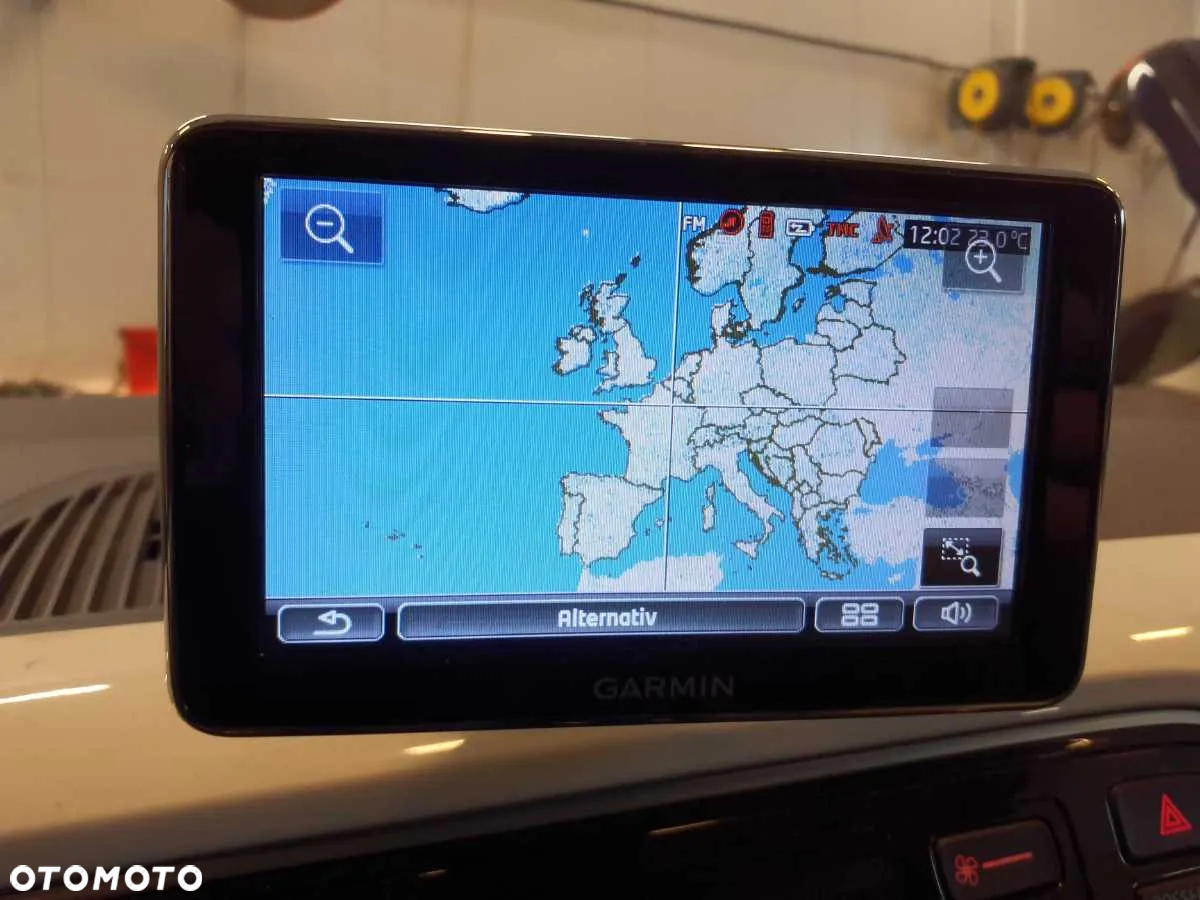 Volkswagen up! e-up - 11