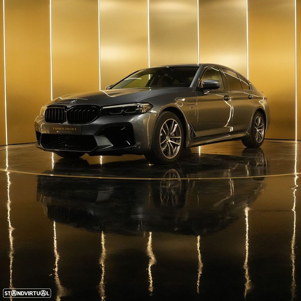 BMW 520 e Pack M - 1