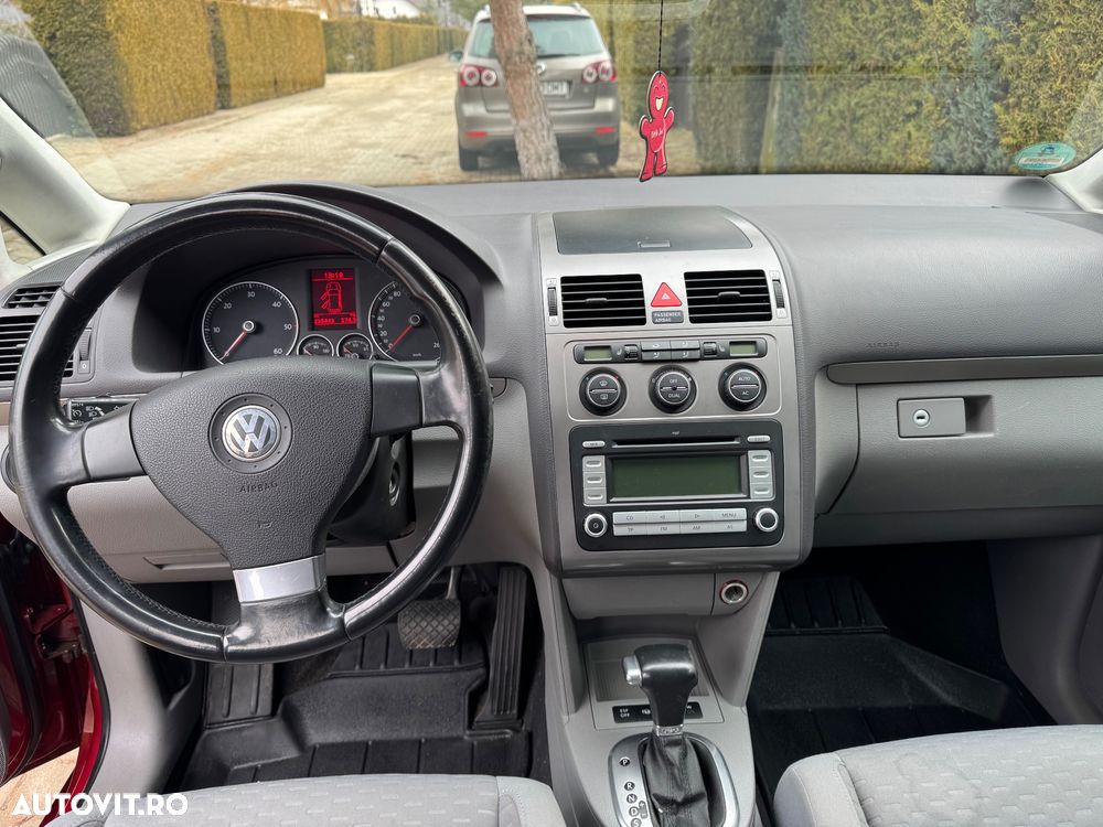 Volkswagen Touran - 5