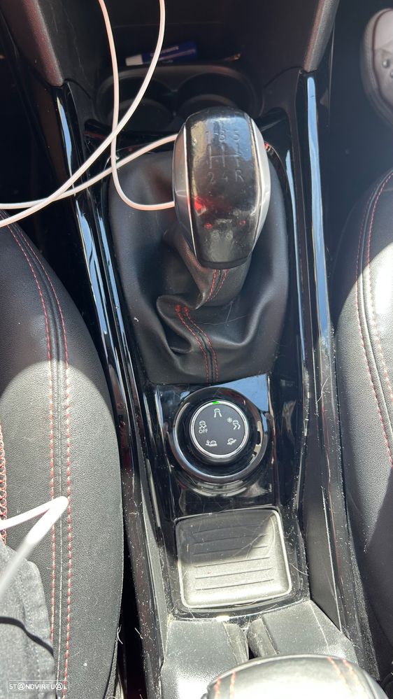 Peugeot 2008 1.2 PureTech GT Line - 13