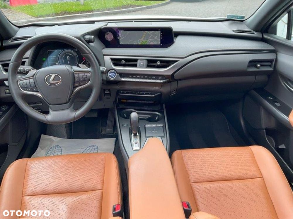 Lexus UX - 9