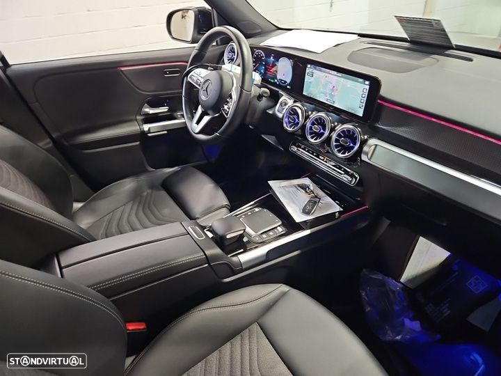 Mercedes-Benz EQB - 7