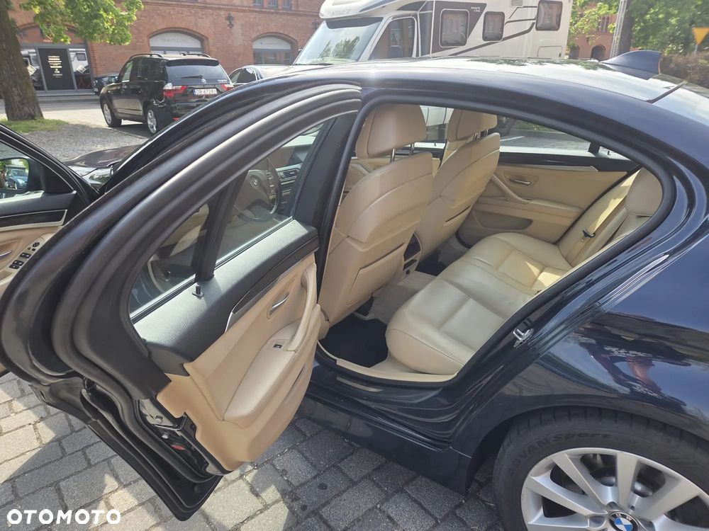 BMW Seria 5 528i - 17