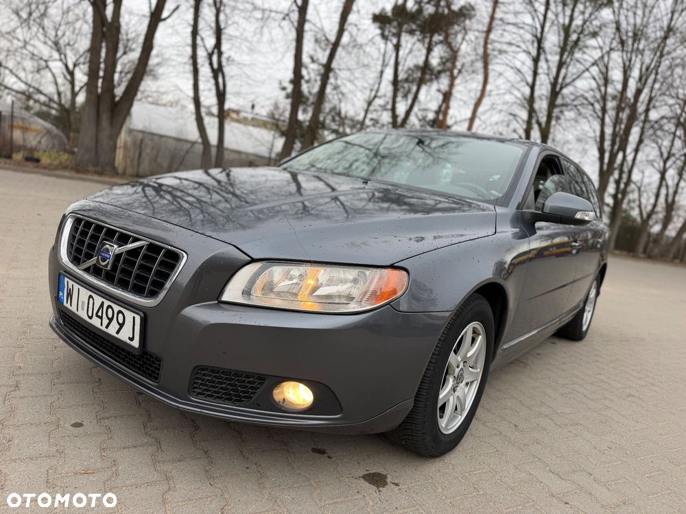 Volvo V70 2.5T Momentum - 2
