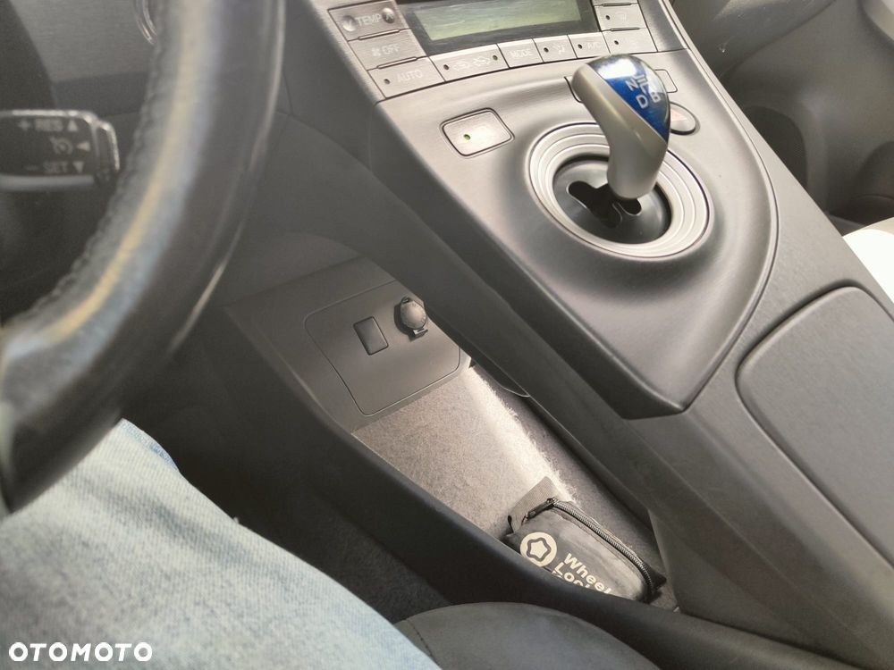 Toyota Prius - 8