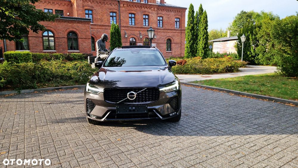 Volvo XC 60 B4 D AWD Plus Dark - 9