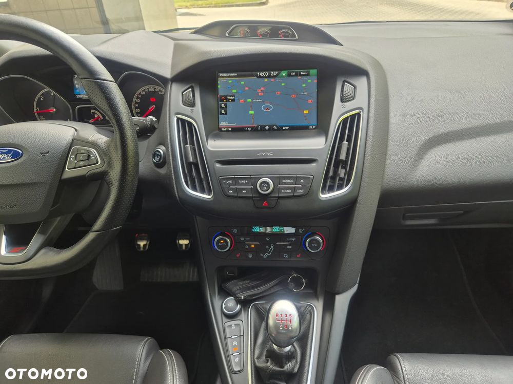Ford Focus 2.0 TDCi ST mit Leder-Exclusiv-Paket - 23