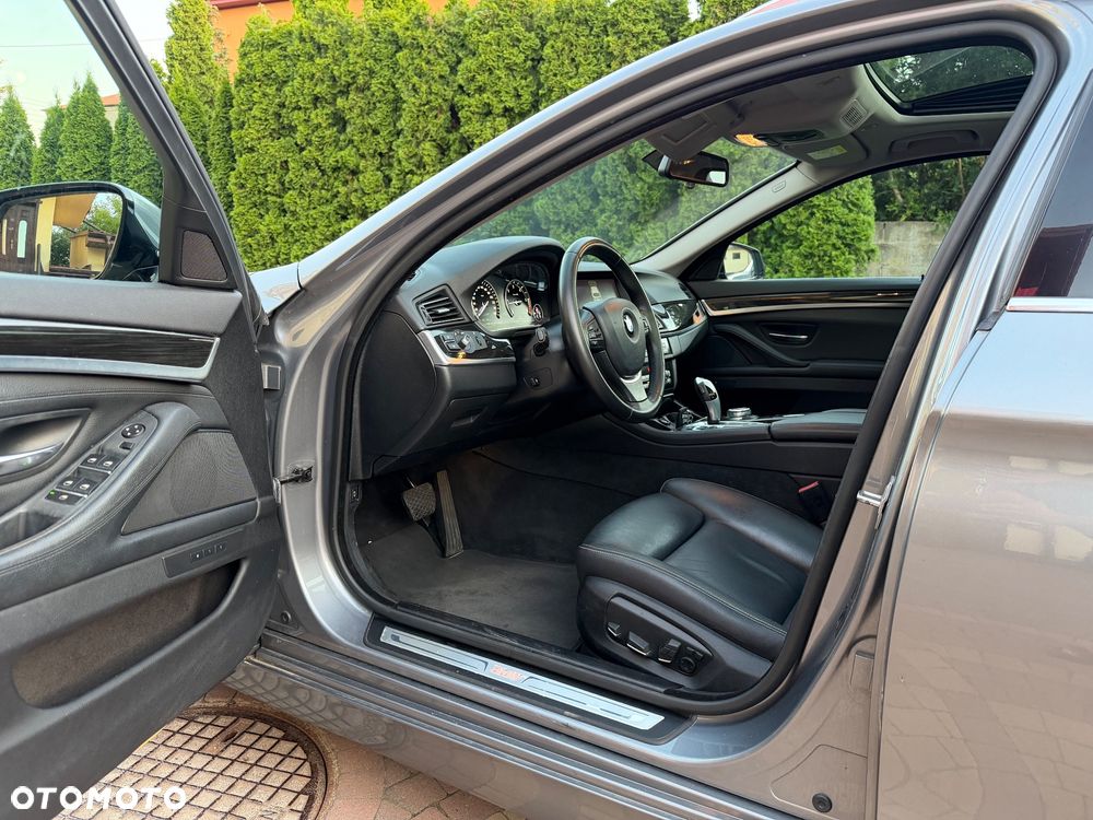BMW Seria 5 520d Luxury Line - 21