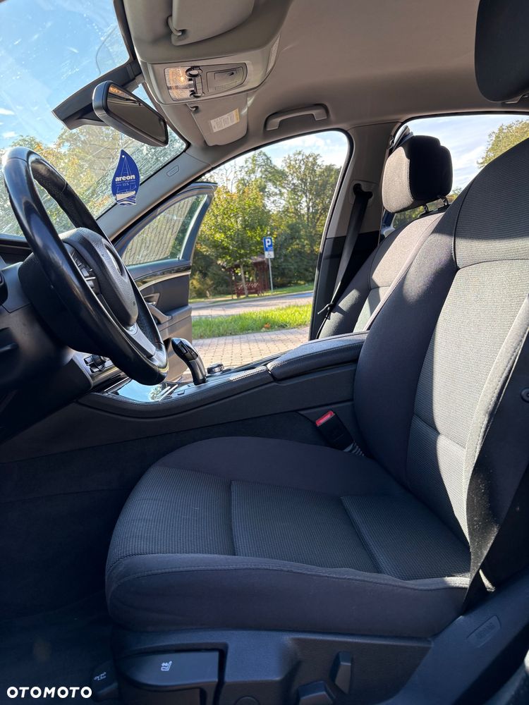 BMW Seria 5 - 32