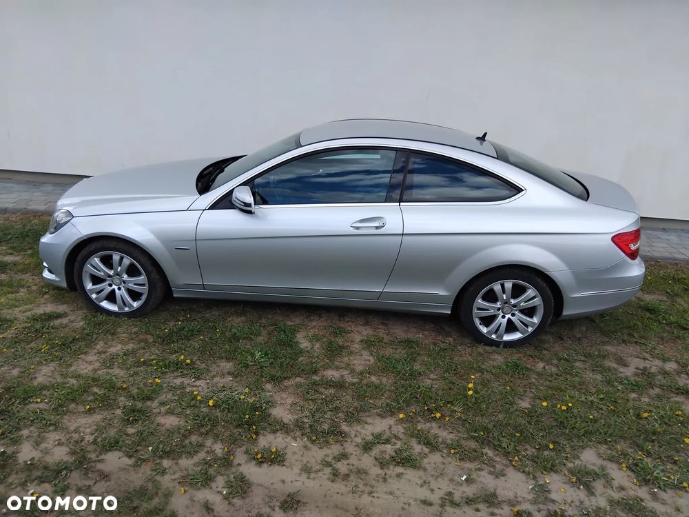 Mercedes-Benz Klasa C 180 CGI BlueEff - 12