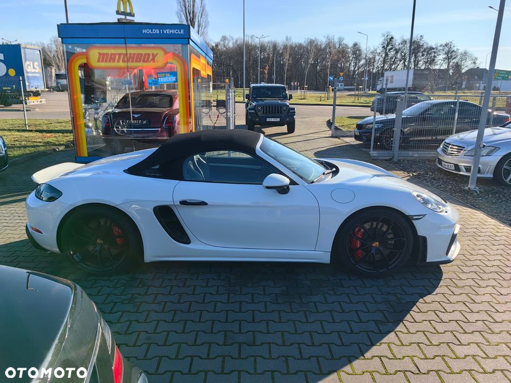 Porsche 718 Spyder - 15
