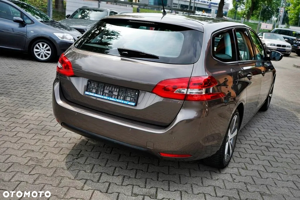 Peugeot 308 - 8