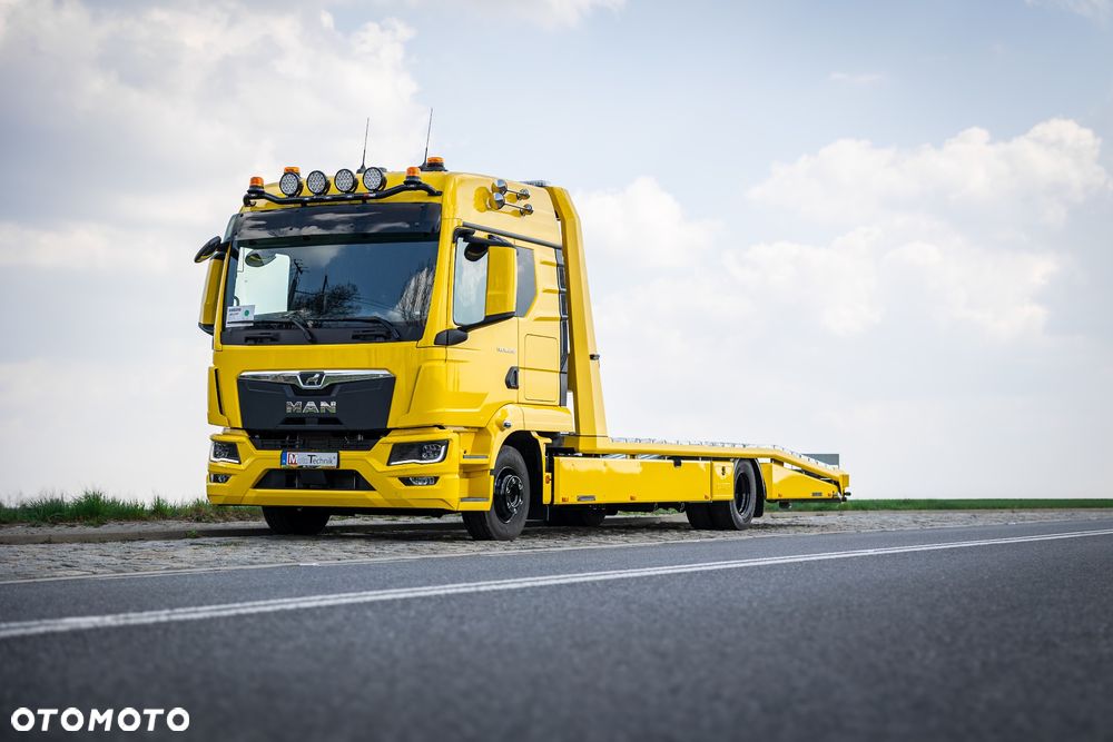 MAN TGL 12.250 STAŁA ZABUDOWA