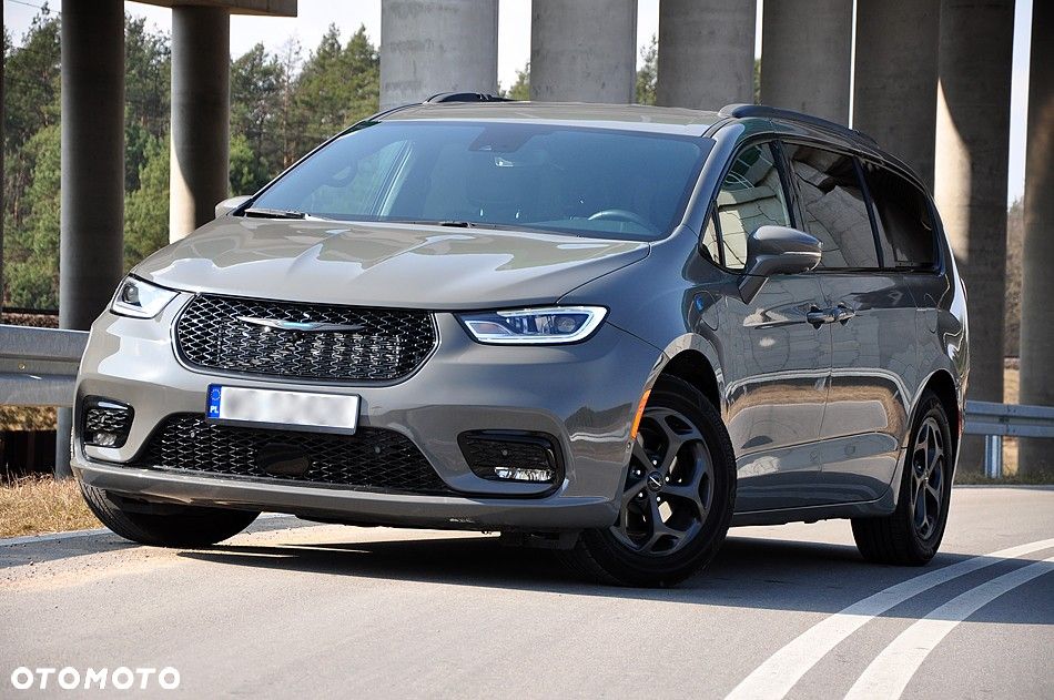 Chrysler Pacifica - 3