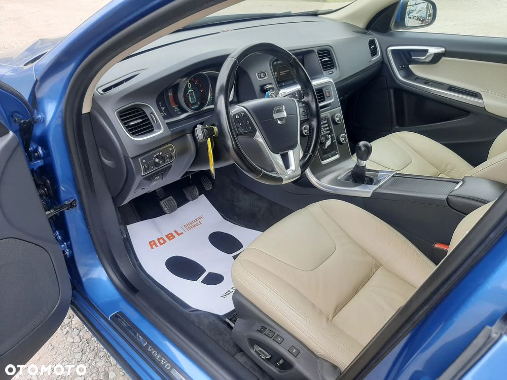 Volvo V60 D4 Business Edition - 15