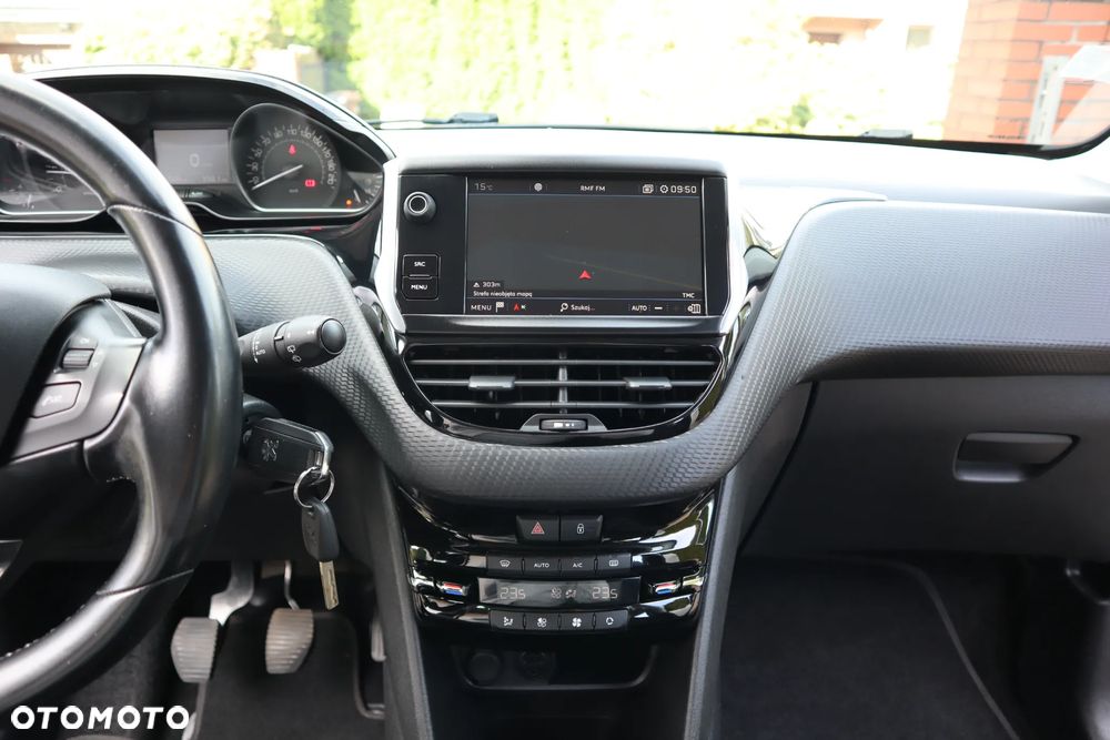 Peugeot 208 1.2 PureTech Allure S&S - 18