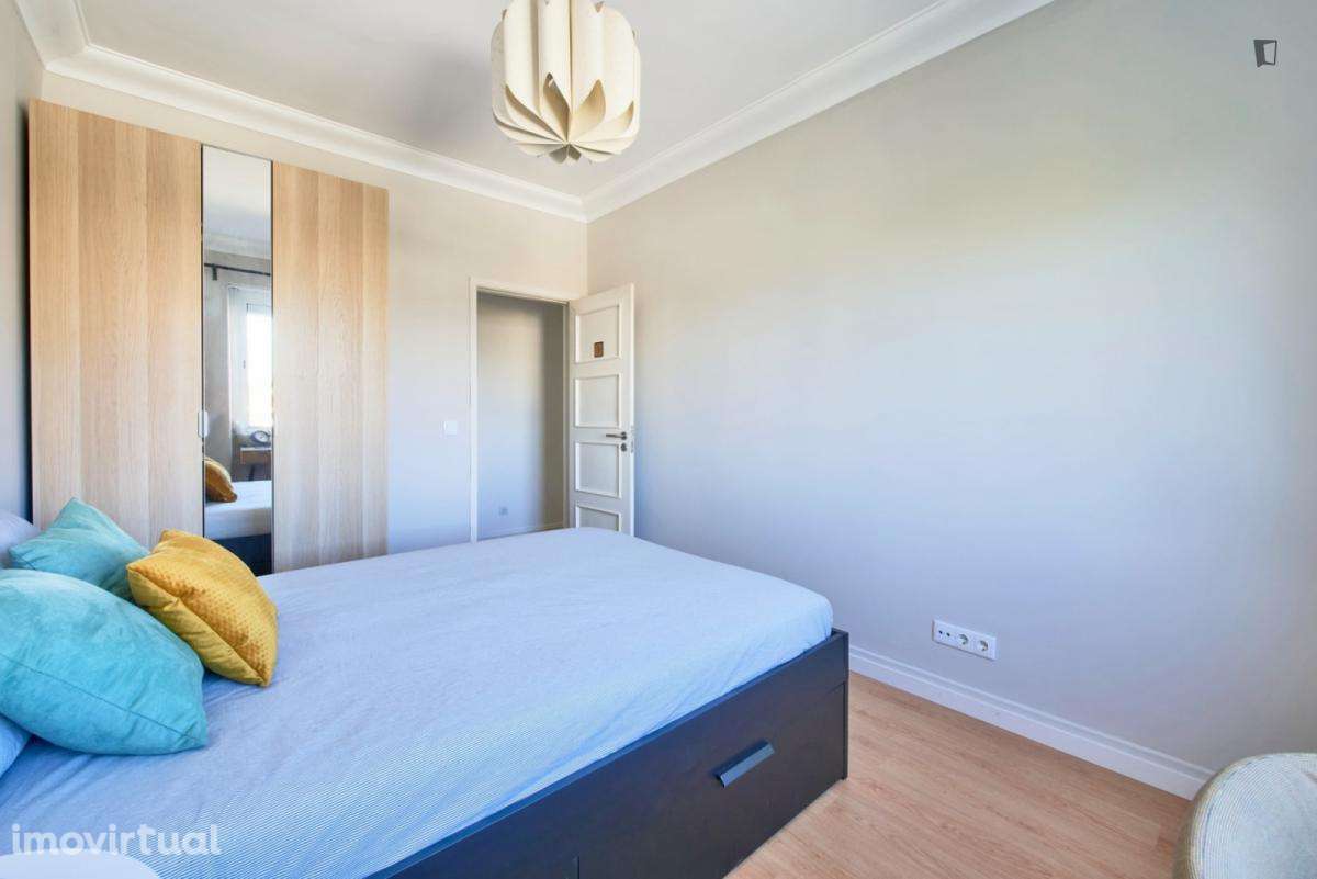 Quarto - localizado em Roma-Areeiro Lisbon - Grande imagem: 2/17