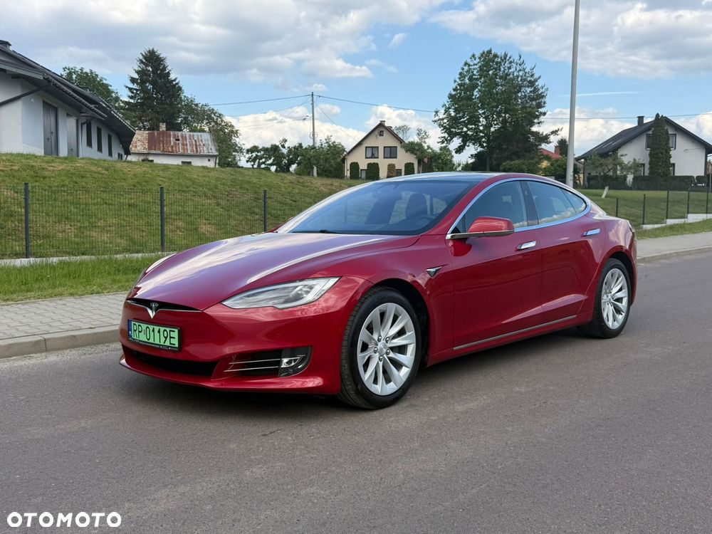 Tesla Model S - 1