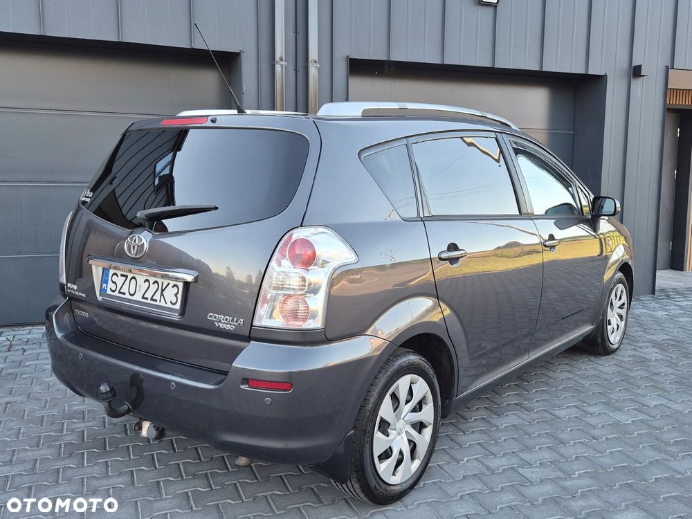 Toyota Corolla Verso 1.6 Premium - 4