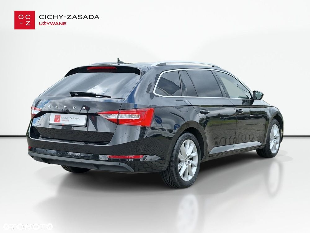 Skoda Superb 2.0 TDI SCR Style DSG - 5