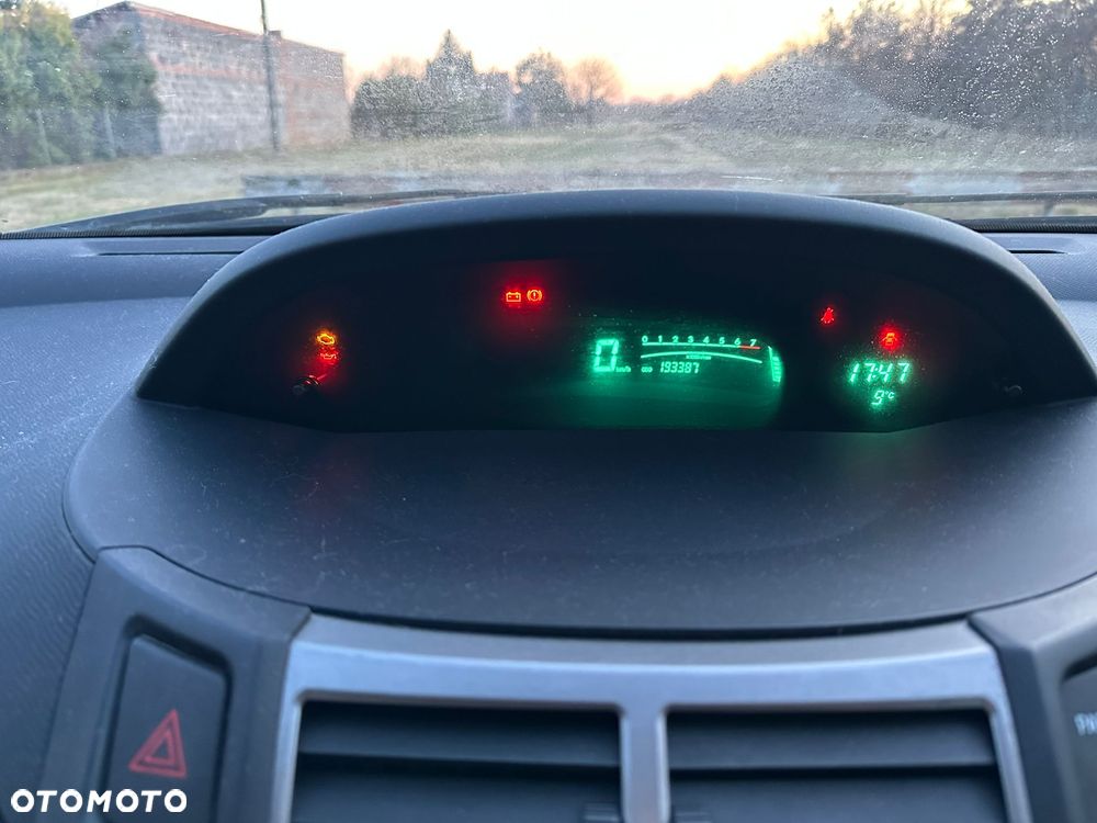 Toyota Yaris - 11