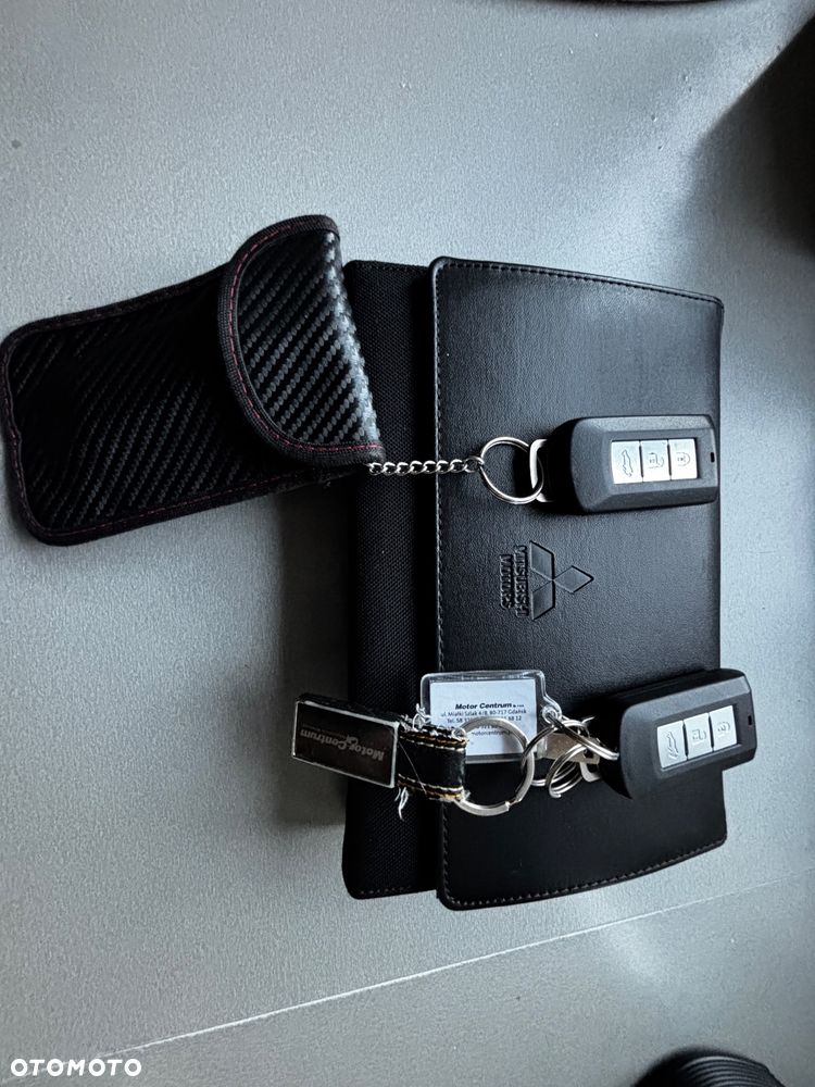 Mitsubishi Outlander 2.0 Intense + Navi 4WD CVT - 1