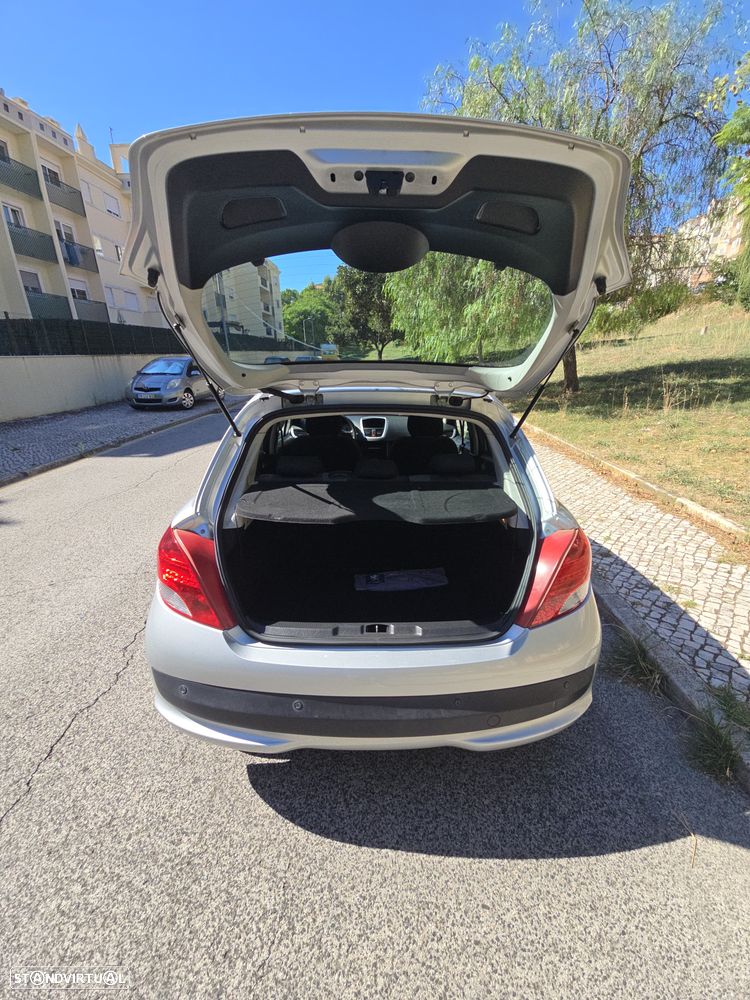 Peugeot 207 - 33