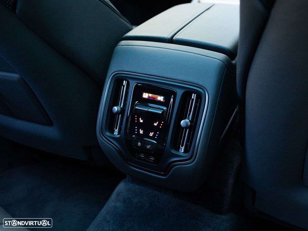 Aston Martin DBX 707 - 45