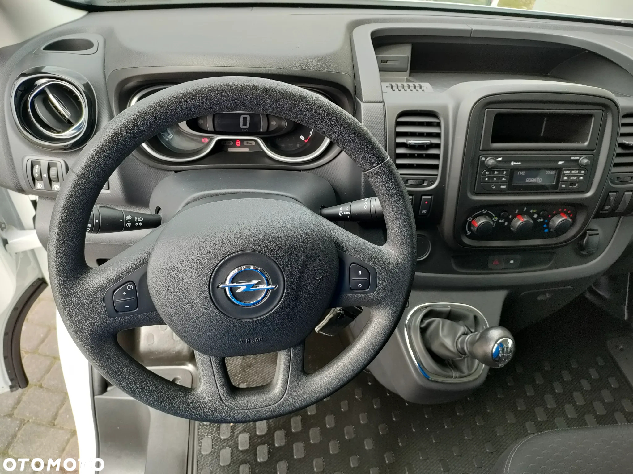Opel Vivaro - 11