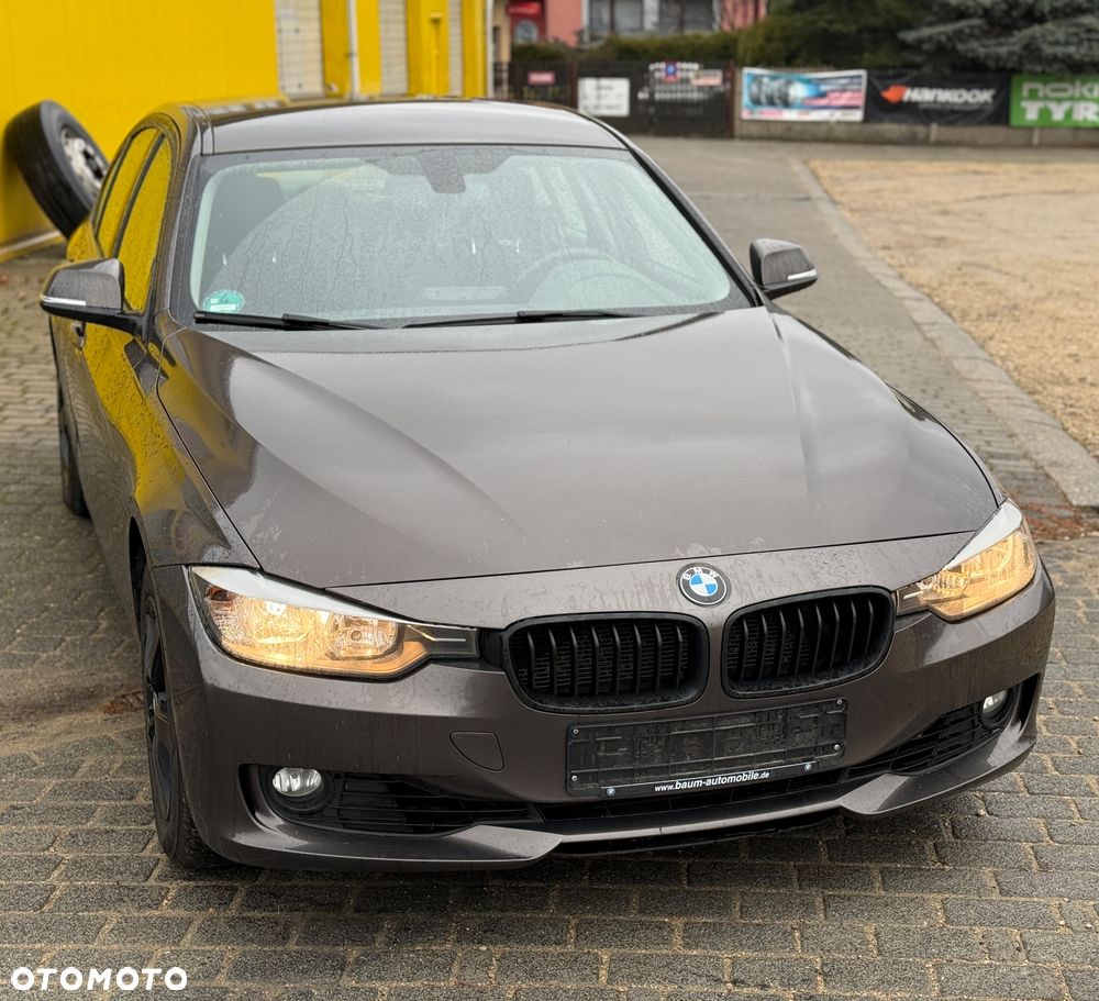 BMW Seria 3 320i xDrive - 4
