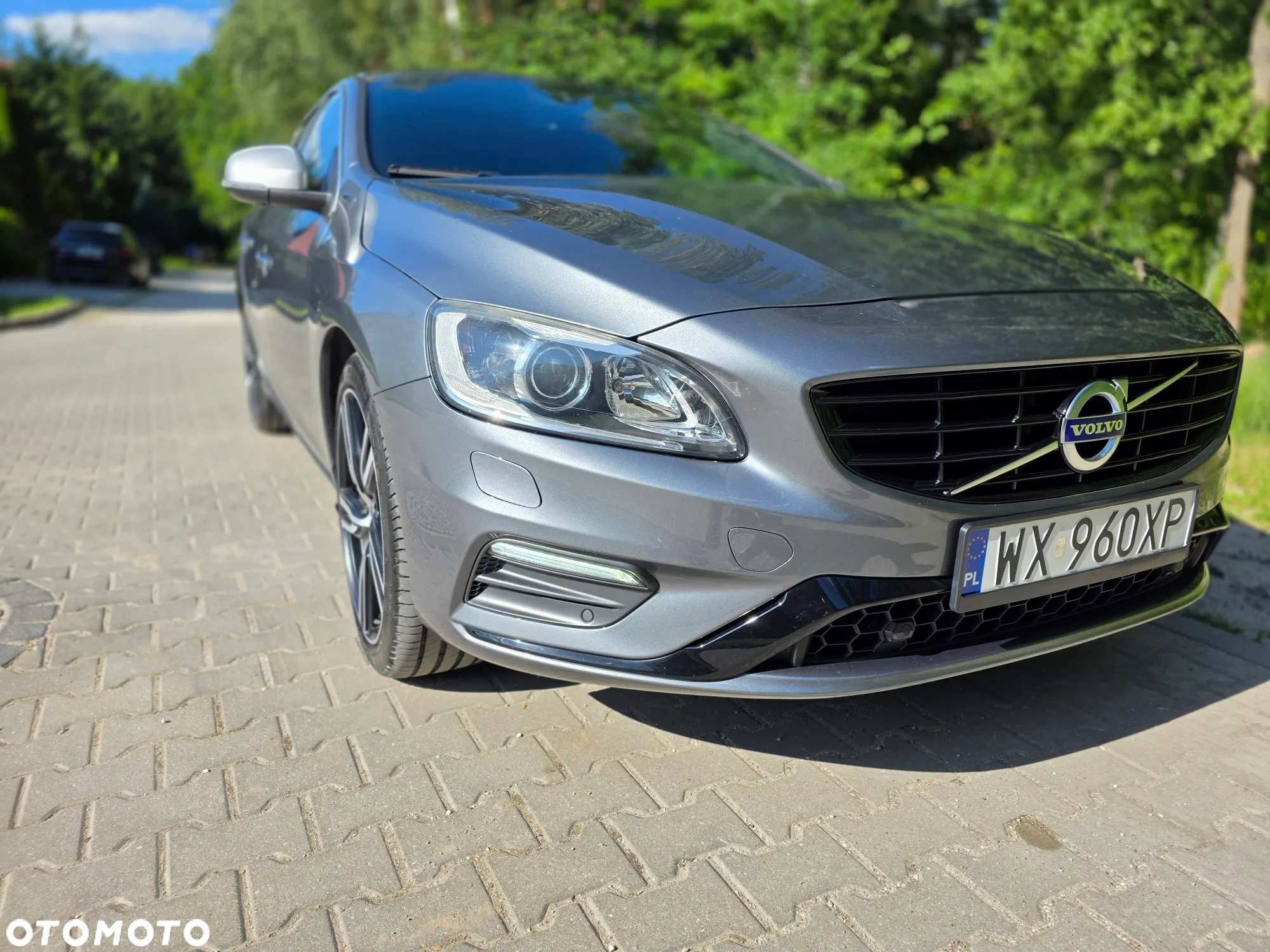 Volvo V60 D6 AWD Plug-in Hybrid Summum - 11