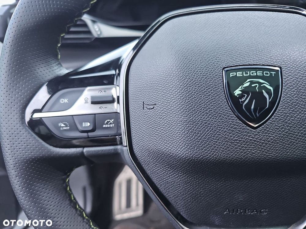 Peugeot 408 - 14