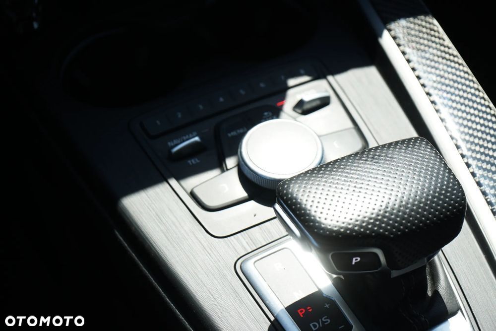 Audi A4 Avant 40 TFSI S tronic S line - 32