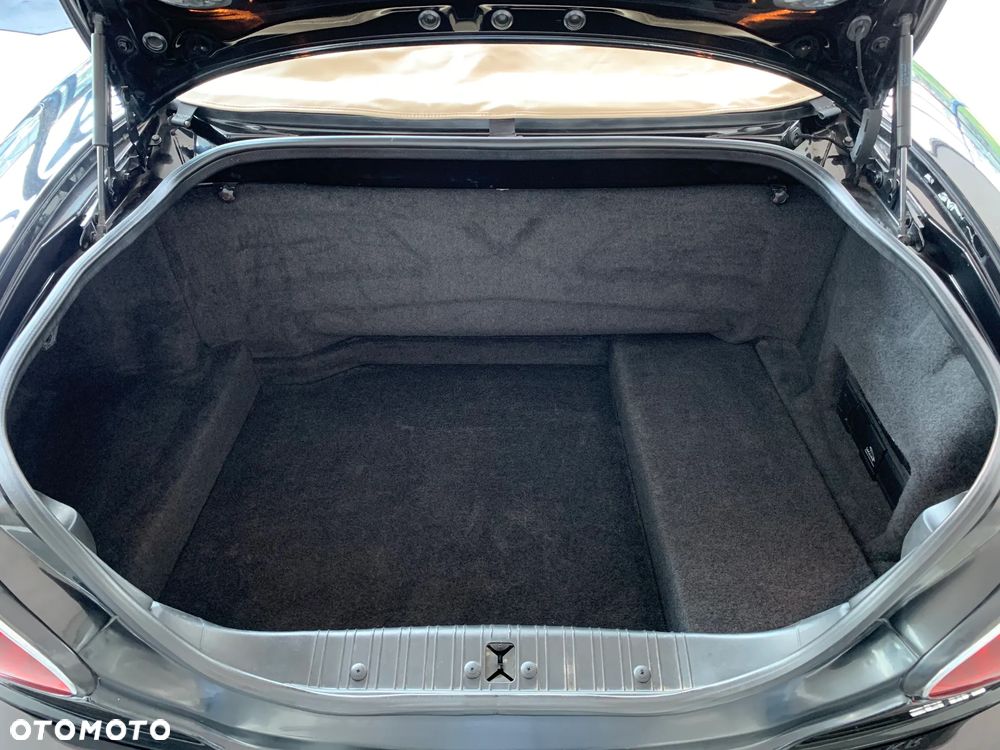 Jaguar XK8 - 25