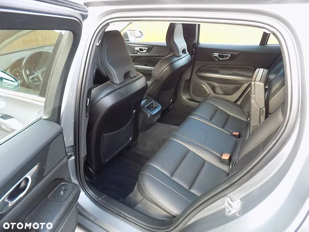 Volvo V60 D3 Momentum Pro - 6