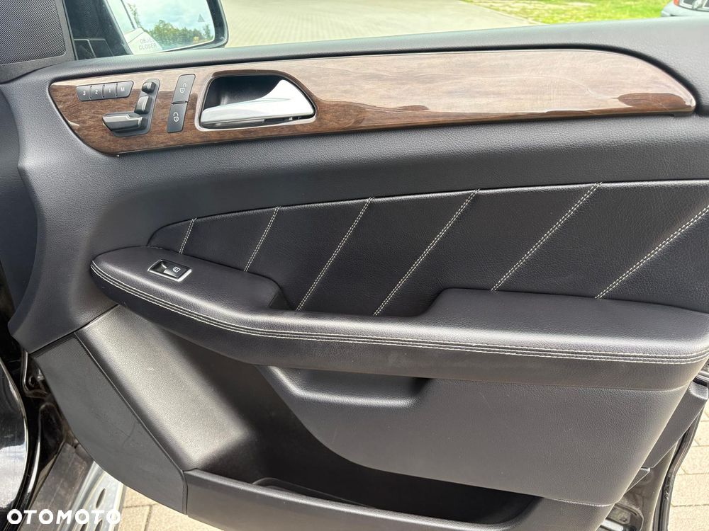 Mercedes-Benz GL 350 BlueTec 4-Matic - 27