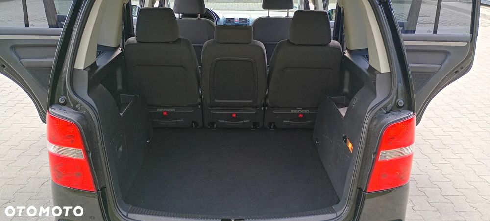 Volkswagen Touran 1.9 TDI Conceptline - 30
