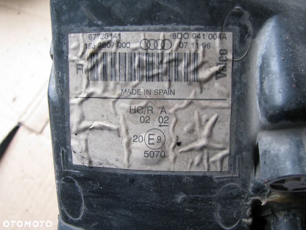 Audi A4 B5 lampa przednia prawa 8DO941004A - 8