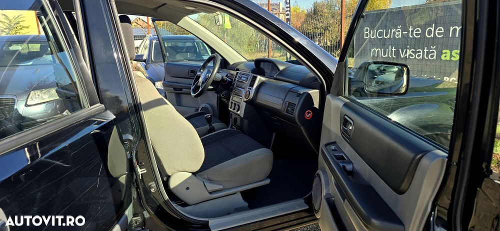Nissan X-Trail 2.2 dCi 4x4 Columbia - 12