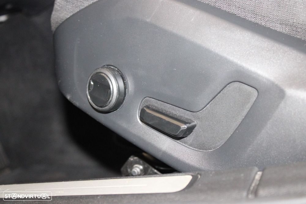 Volvo V60 2.0 T6 AWD TE R-Design Expression - 27