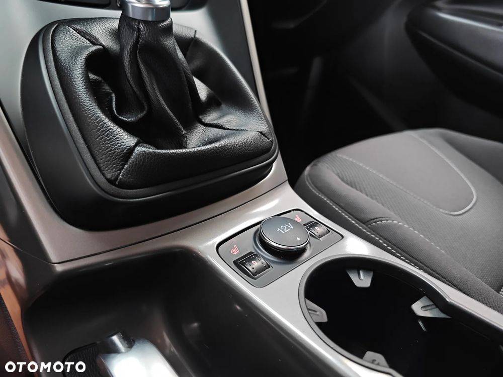 Ford Kuga 1.5 EcoBoost 2x4 Cool & Connect - 14