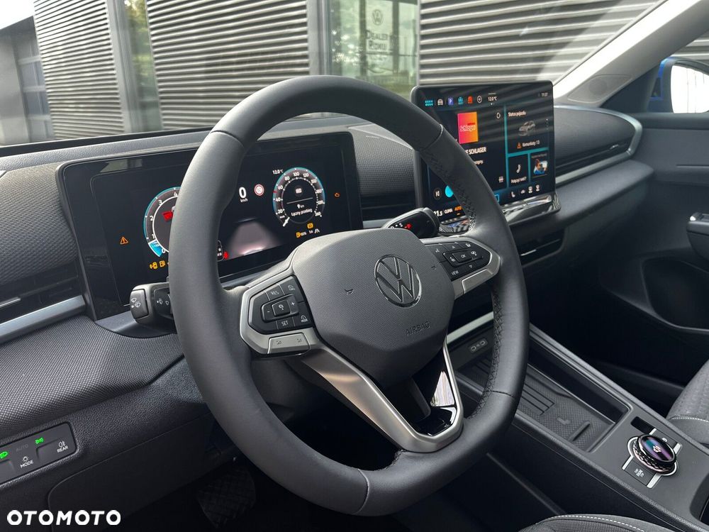 Volkswagen T-Roc - 11