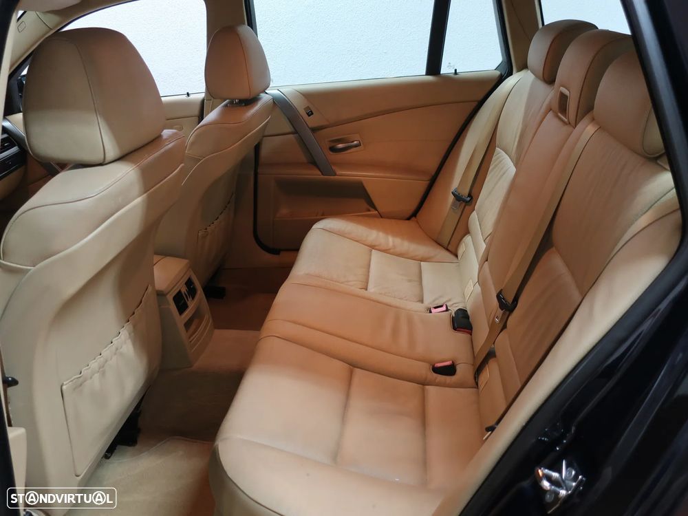 BMW 525 dA Touring - 14