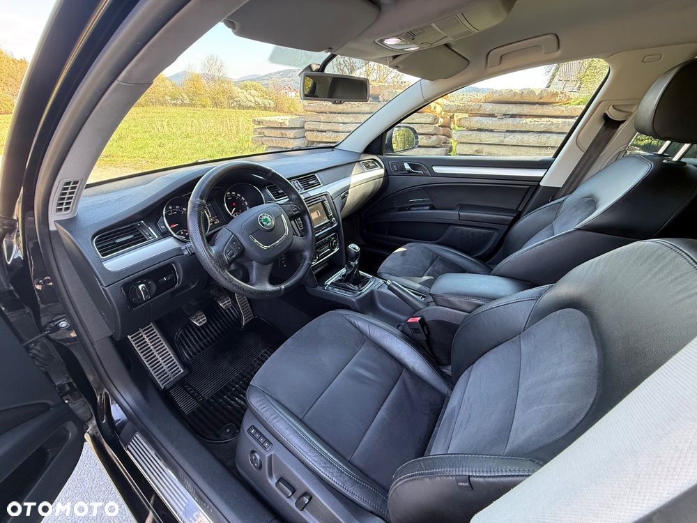 Skoda Superb 2.0 TDI L&K DSG - 13