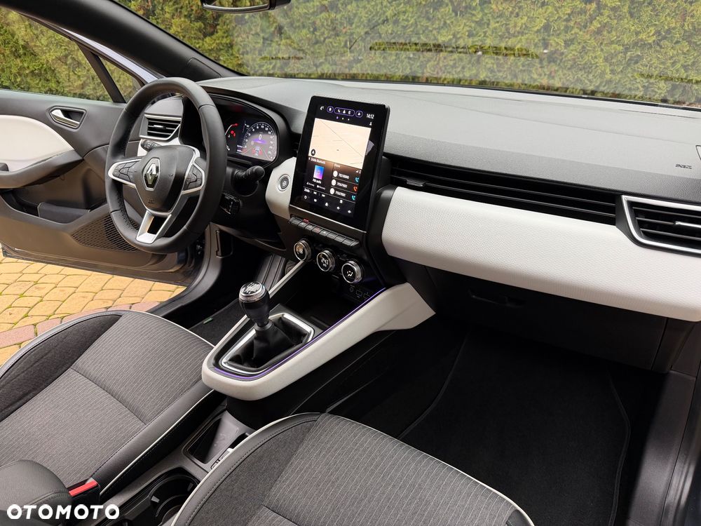 Renault Clio BLUE dCi 100 INTENS - 10