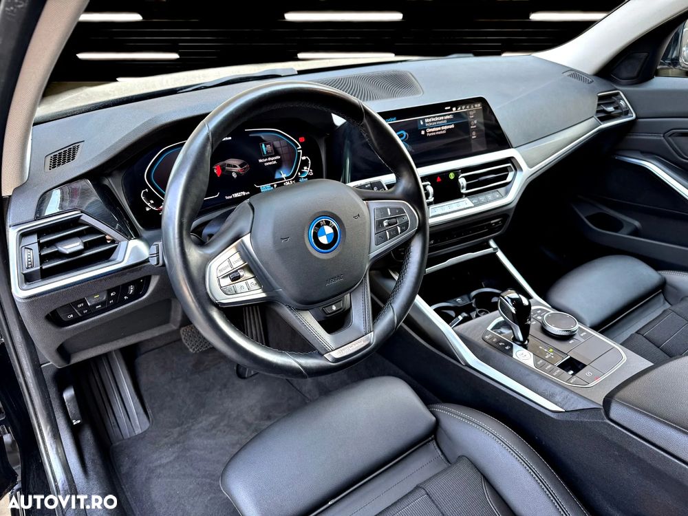 BMW 3 Series 2022 — imagine 31